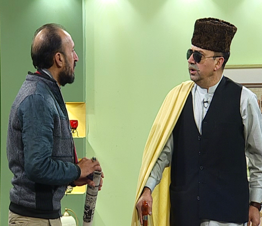 Funny English of Malik Sab | Malik Ka Farum | Kay2 TV Funny English of Malik Sab